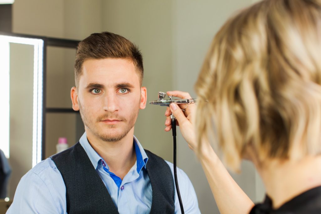 Hombres maquillados