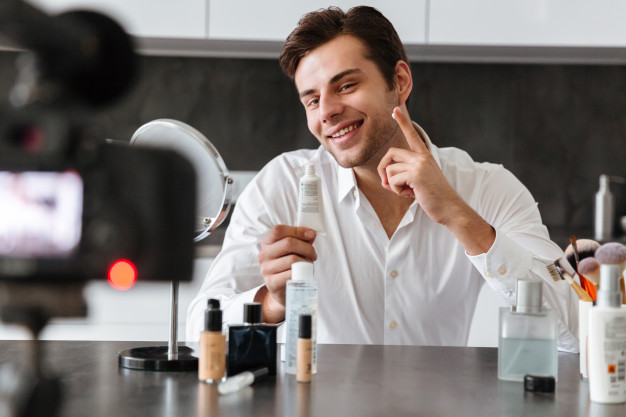Hombres maquillados