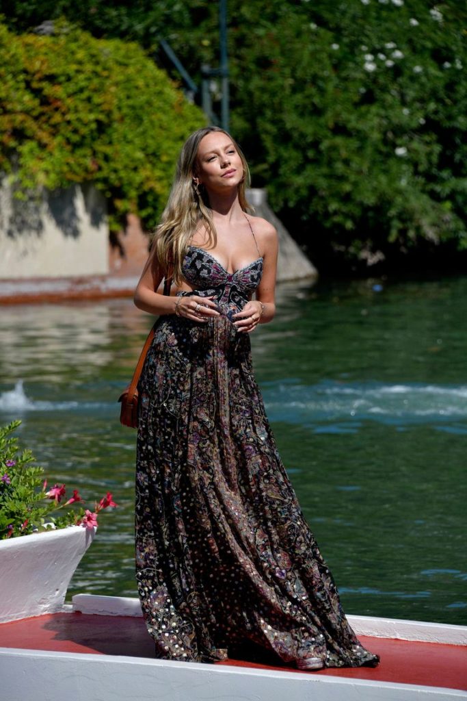 Ester exposito 2