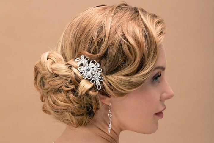 peinados pelo rizado para bodas