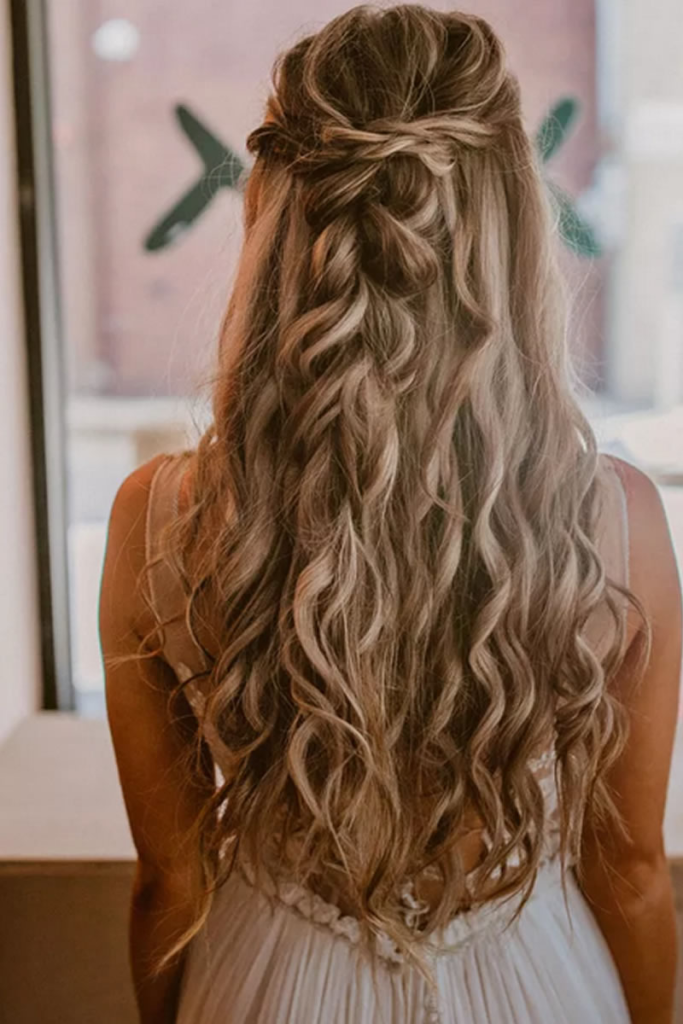 peinados pelo rizado para bodas
