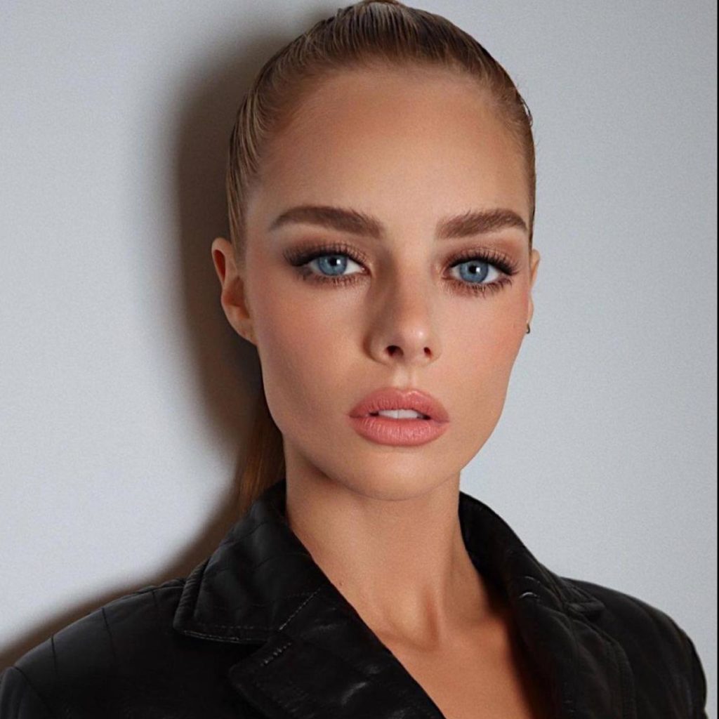 Samara Weaving 