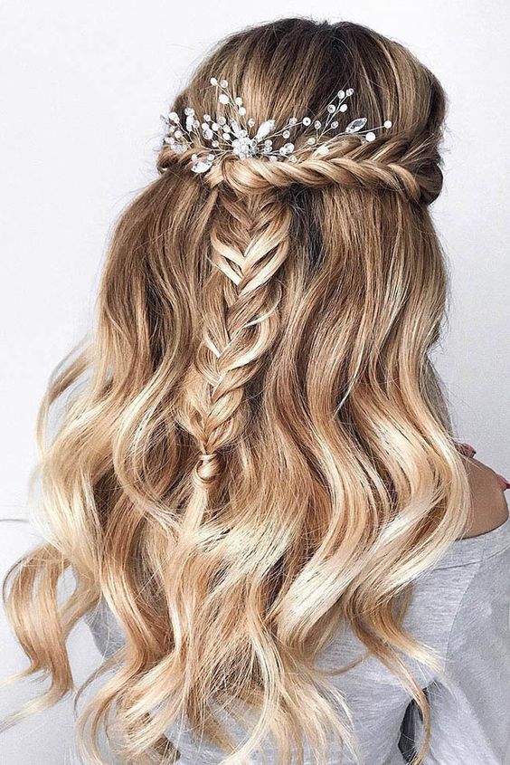 peinados pelo rizado para bodas
