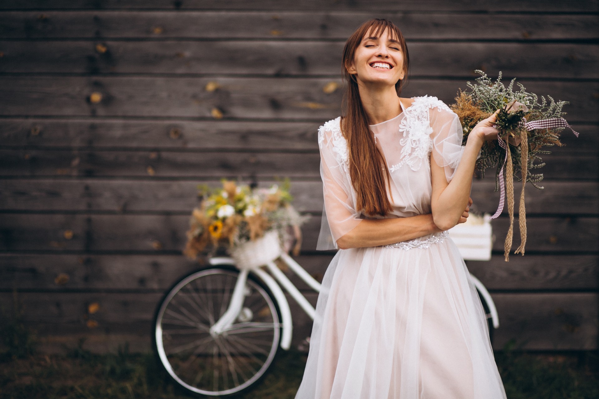 💃🔥 ¡Deslumbra en tu boda con pelo cobrizo! Consejos y tendencias top 💍✨