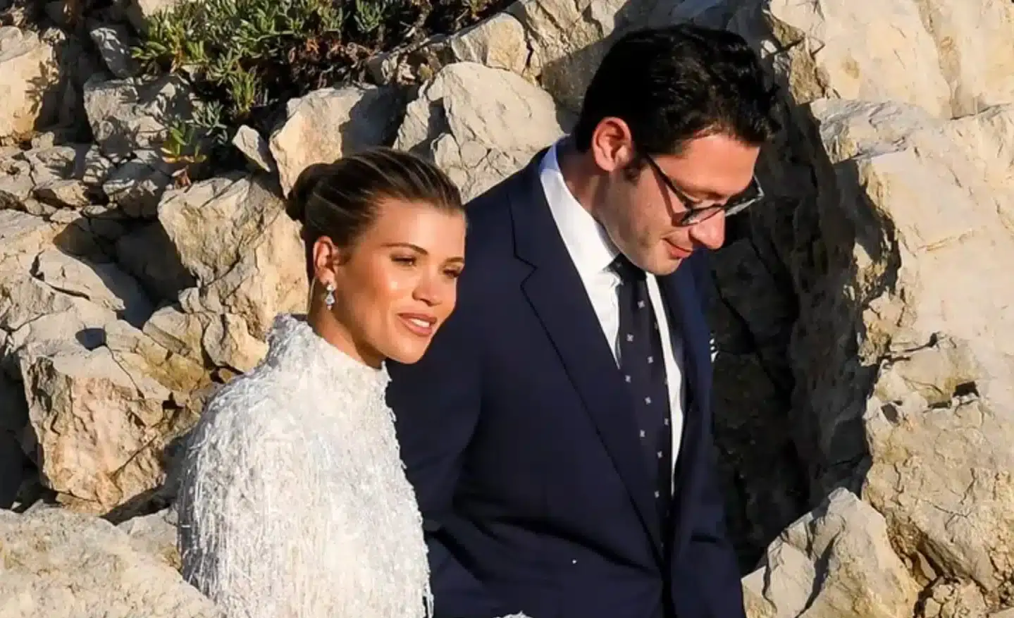 💍🌟 ¡Sofía Richie Deslumbra con su Boda Millonaria! Descubre los Momentos Virales que Marcaron Tendencia 💖✨