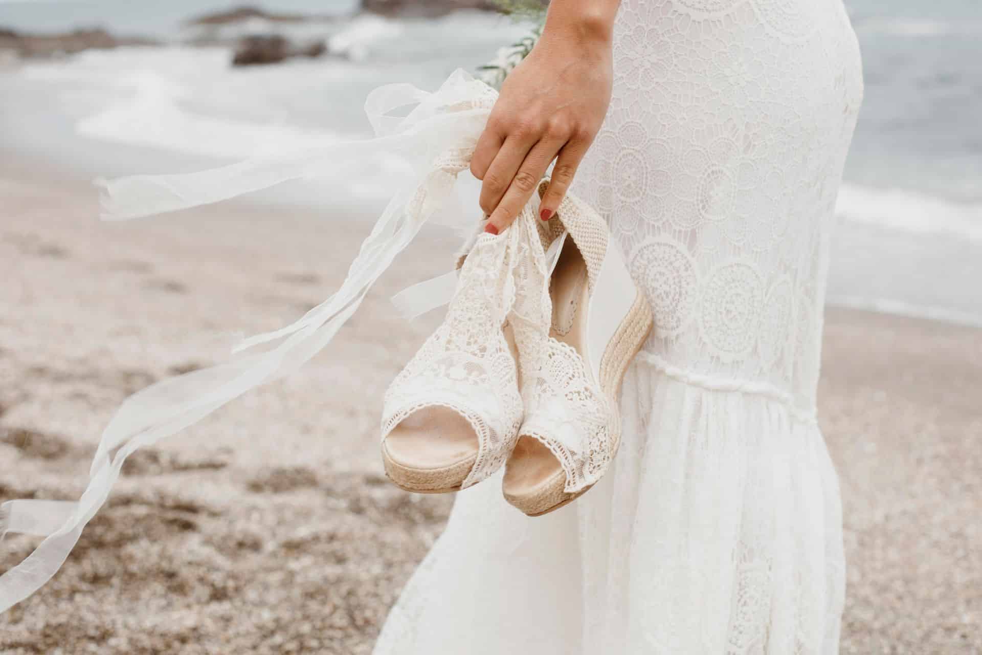 🌟👡 ¡Deslumbra desde Abajo! Las Sandalias Perfectas para una Boda de Ensueño. Descubre el Toque de Glamour que Necesitas. 💍💃💫