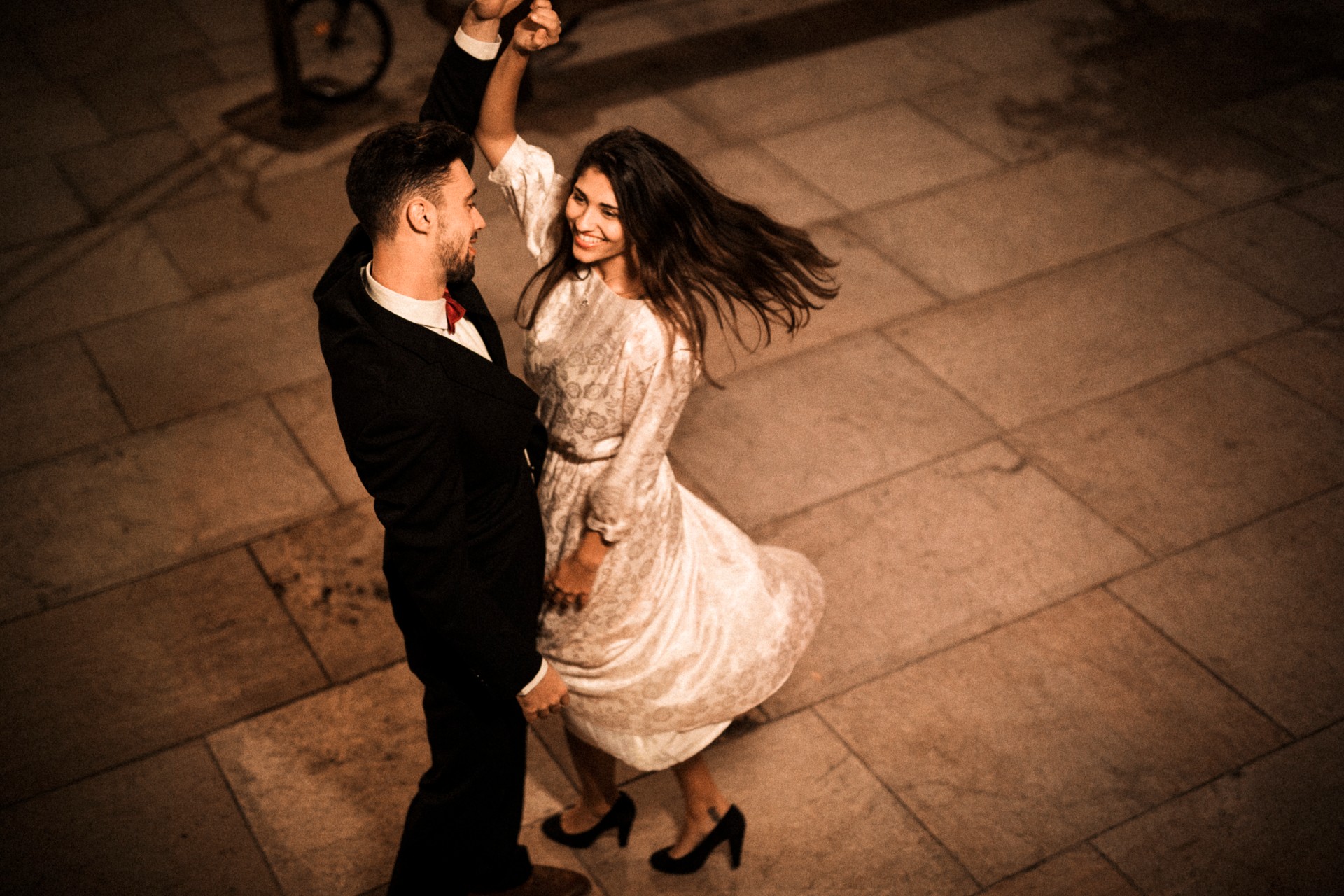 Canciones para la entrada de la novia: top ideas 2025